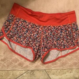 Lululemon what the sport shorts size 4